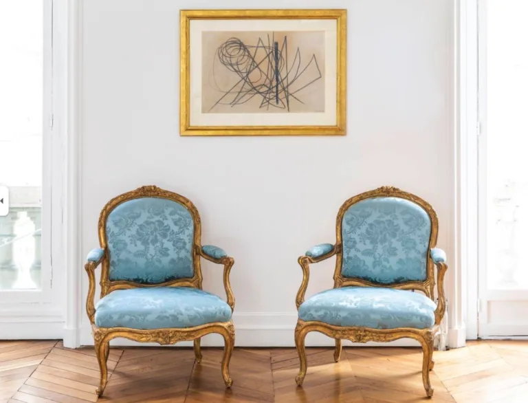 Galerie Kraemer Brocante Antiquaire Paris France 768x586