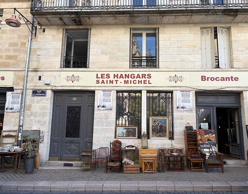 Façade et Mobilier proposé par Hangars Saint-Michel, Bordeaux