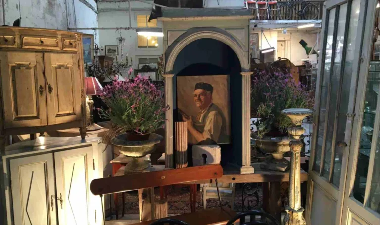 Les Hangars Saint Michel Brocante Antiquaire Bordeaux France 3 768x455