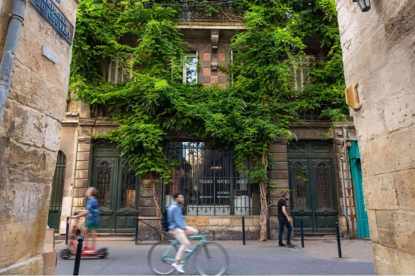 Photo du Village Notre-Dame aux Chatrons depuis la Rue Notre Dame