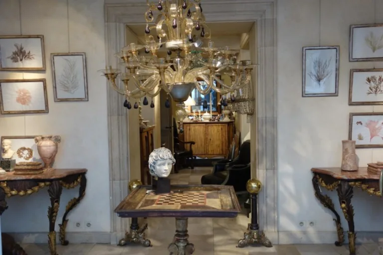 A.J Antiquites Brocante Antiquaire Paris France 768x512