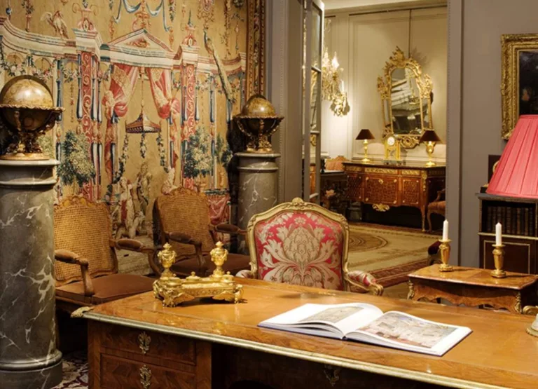 Galerie Paris Brocante Antiquaire Paris France 768x555