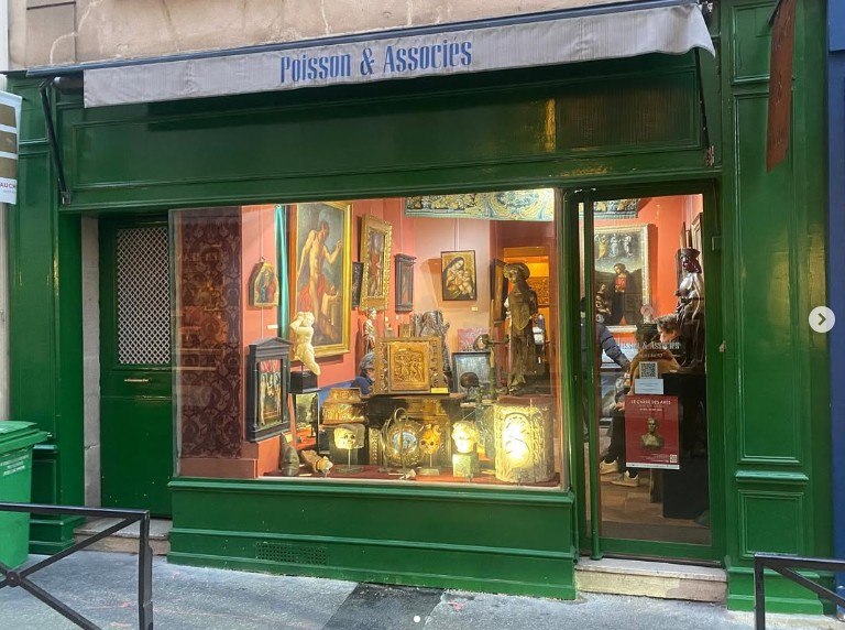 Galerie Poisson et Associes Brocante Antiquaire Paris France