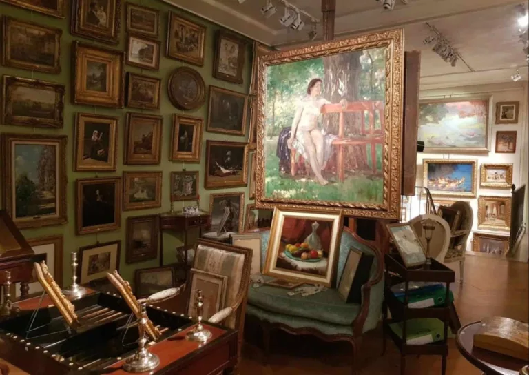 Galerie Saint Martin Brocante Antiquaire Paris France 768x544
