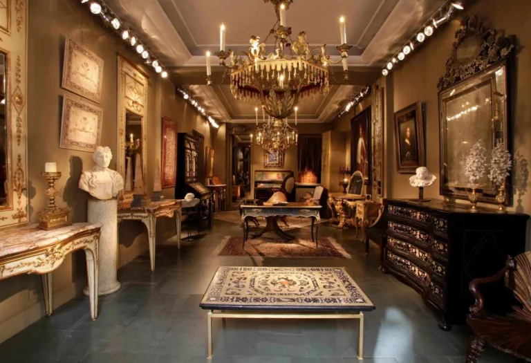 Galerie Spadafora Brocante Antiquaire Paris France 768x525