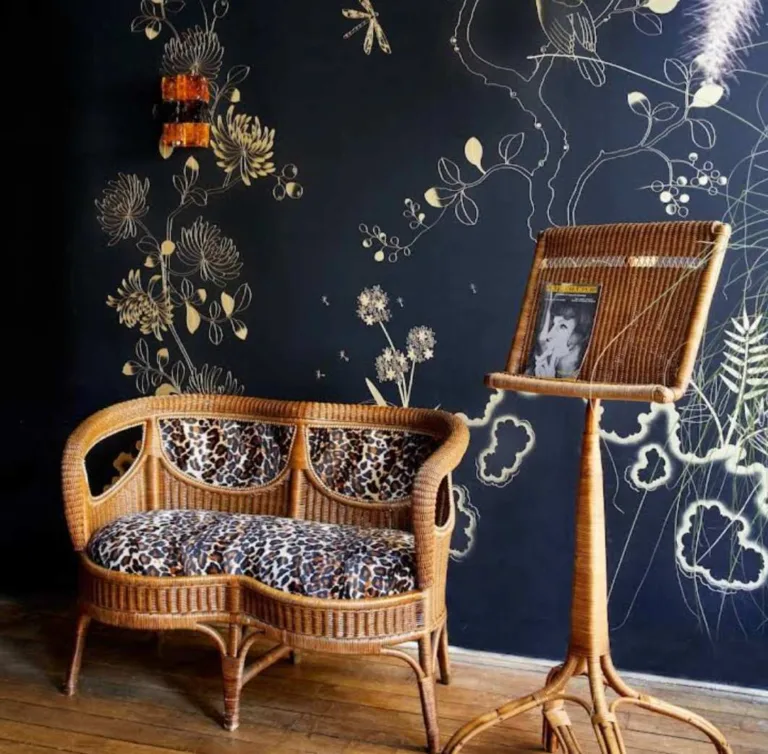 Galerie Vauclair Brocante Antiquaire Paris France 768x754