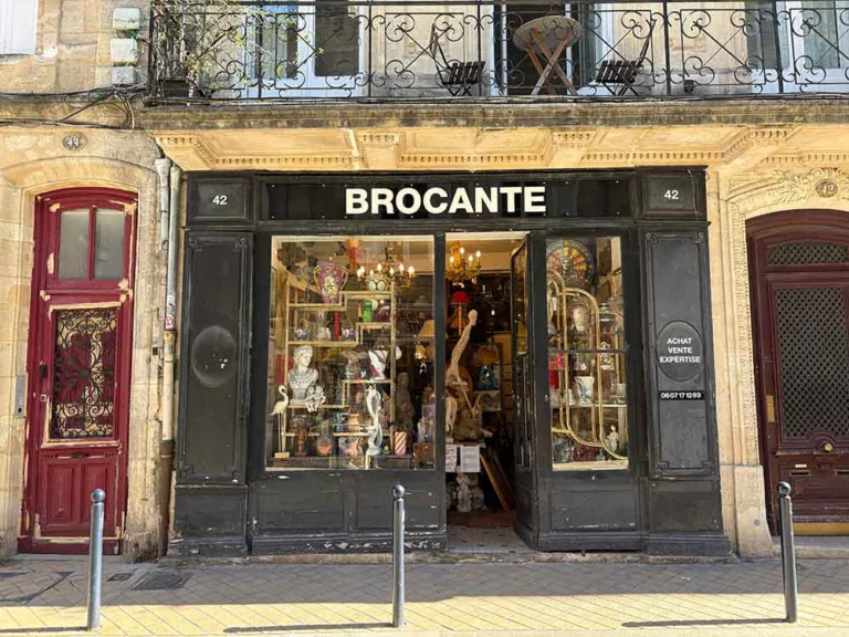 Guirriec Antiquites Brocante Antiquaire Bordeaux France 768x576