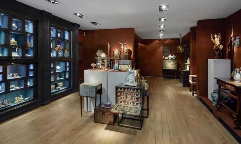 PAB Aguiar Branco Brocante Antiquaire Paris France 768x459