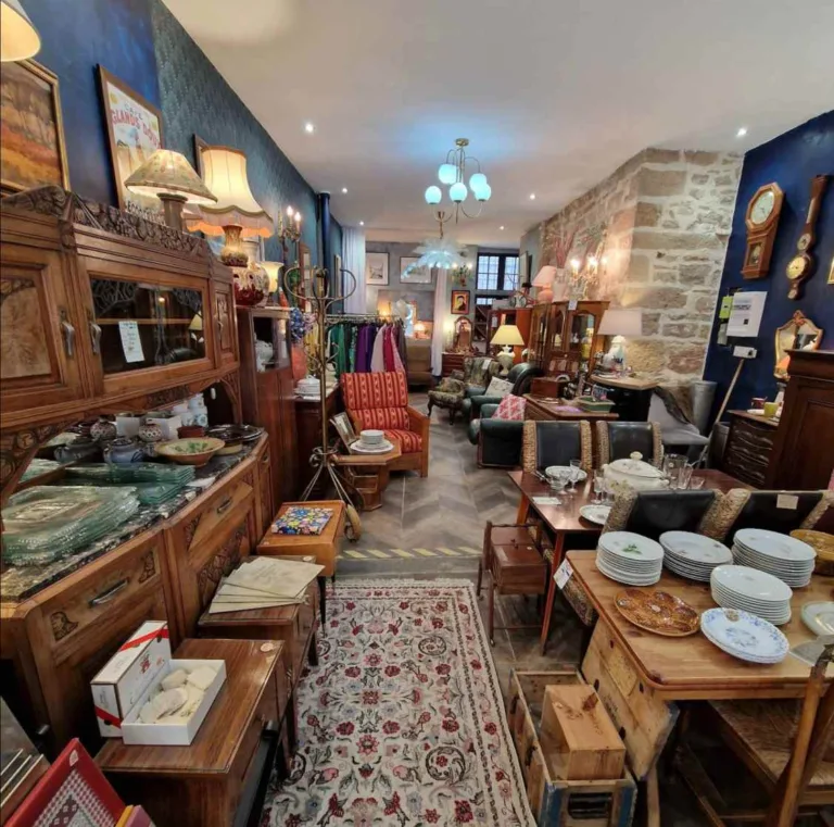 Popshop Brocante Antiquaire Lyon France 768x761
