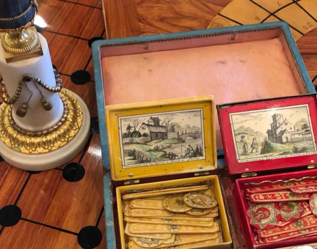 Curiosités proposées Rigot Et Fils Antiquaire, Lyon