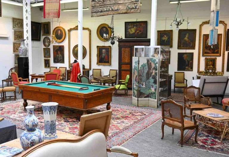 De Baecque et Associes Maison de Vente aux Encheres Brocante Antiquaire Marseille France 768x528