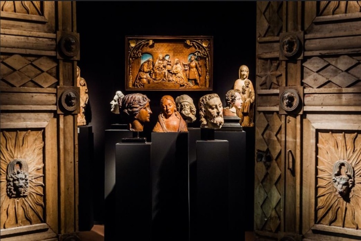 Galerie Sismann Brocante Antiquaire Paris France 1