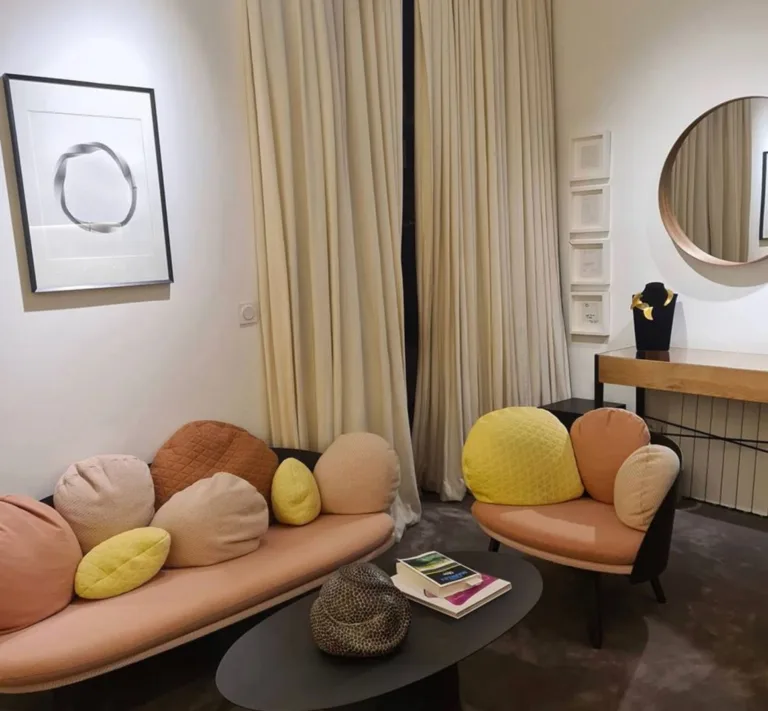 Galerie miniMasterpiece Galerie dArt Paris France 1 768x711