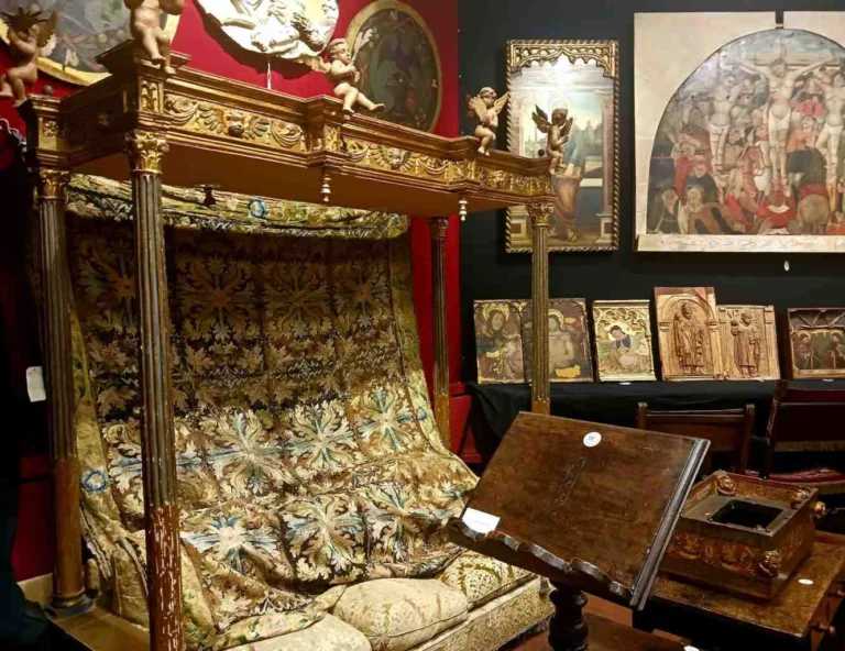 Hotel Drouot Maison de Vente aux Encheres Brocante Antiquaire Paris France 1 768x592