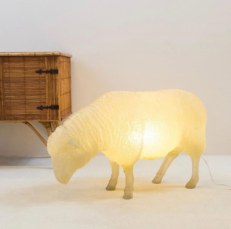 Marche LUsine Marche aux Puces de Saint Ouen Brocante Antiquaire Saint Ouen France 1