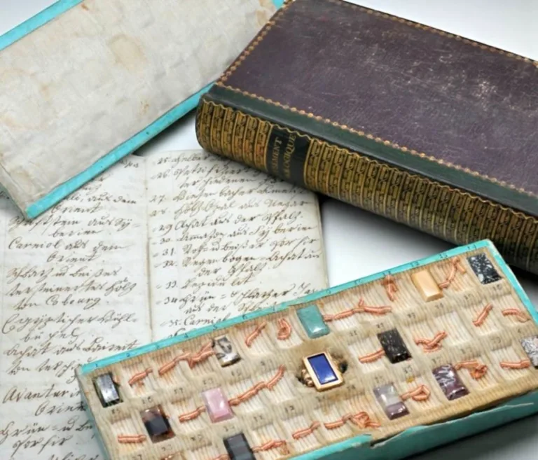 Margaux Serrano Maison de Vente aux Encheres Brocante Antiquaire Lyon France 768x657