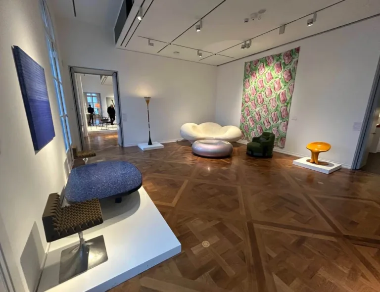 Christies Paris Maison de Vente aux Encheres Brocante Antiquaire Paris France 768x590