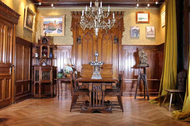 Neustadt Galerie Brocante Antiquaire Strasbourg France 1 768x512