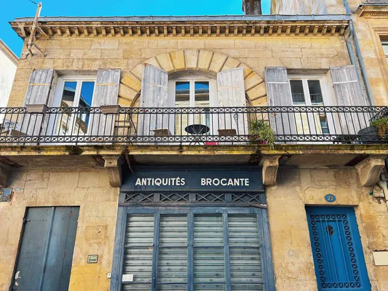 Quartier des Chartrons Brocante Antiquaire Galerie dArt Bordeaux France 1 768x576