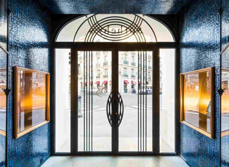 Sothebys Paris Maison de Vente aux Encheres Brocante Antiquaire Paris France 768x558