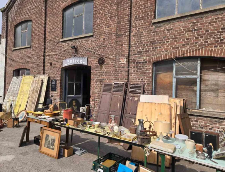 Le Village des Antiquaires Brocante Antiquaire Lille France 1 768x588