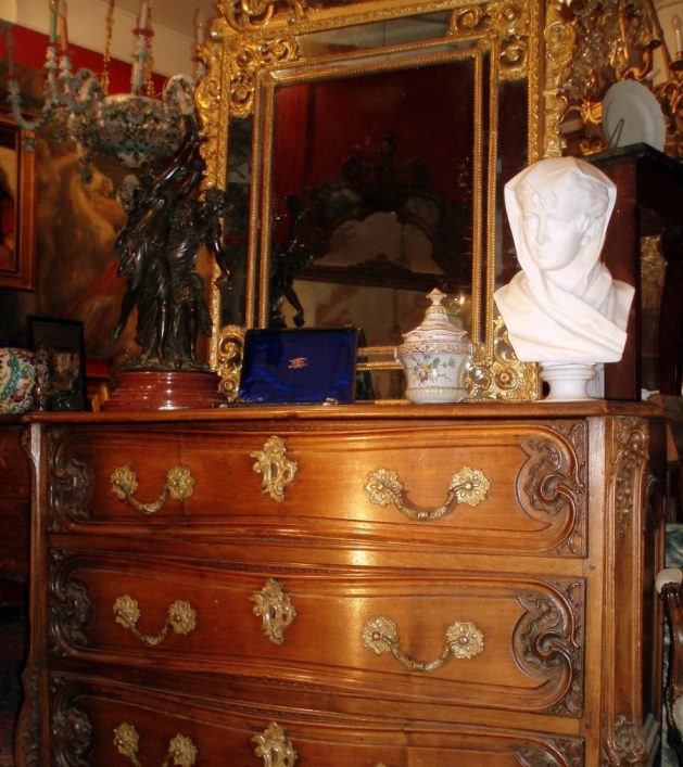 Galerie du Peyrou Brocante Antiquaire Montpellier France 1
