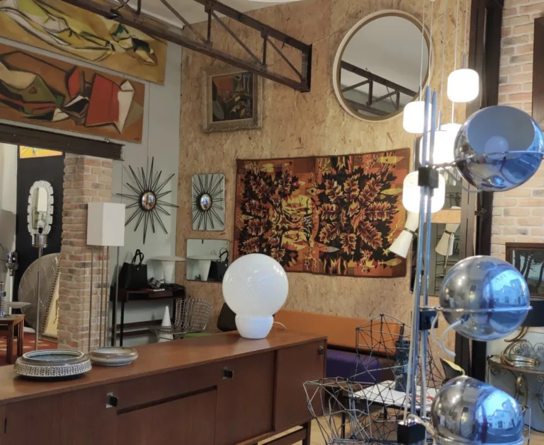 Lattrape coeur Brocante Antiquaire Biarritz France 1 768x629