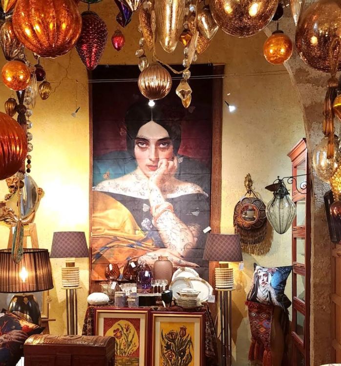 LHeure Bleue Brocante Antiquaire Montpellier France 1