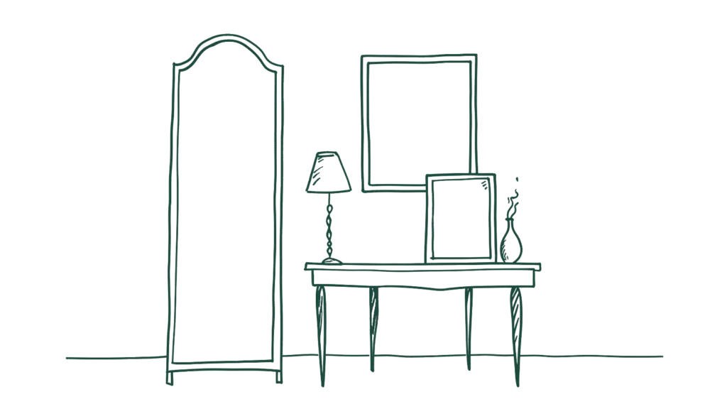 Articles vendus par les Antiquaires : Table ancienne, miroir et lampe
